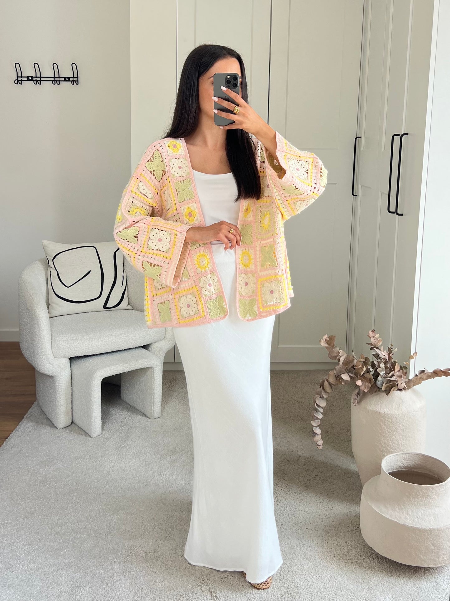 GILET CROCHET JAUNE ROSE