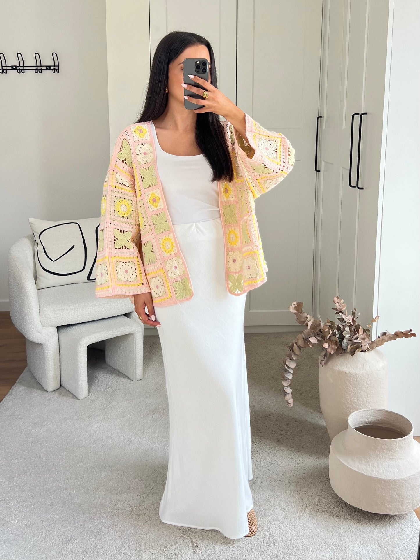 GILET CROCHET JAUNE ROSE
